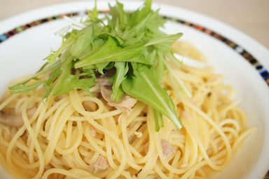 ラパウザ：キノコとツナと水菜のスパゲティ