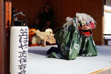 神明社の獅子舞