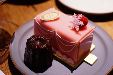 赤坂nomuno ラデュレのケーキとカヌレ（持ち込み）