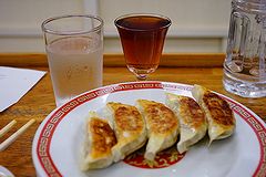 亀戸餃子 本店 餃子と老酒