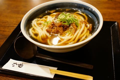 神戸 な也うどん 牛すじうどん
