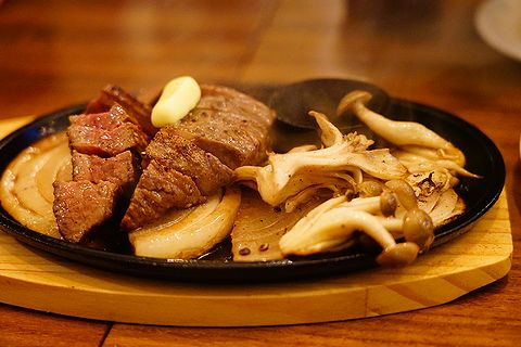 しもかわワイン倶楽部 ワイバーン 神戸牛イチボの炭火焼