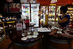 トリコロール 店内