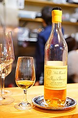 シャンパーニュスタンド デゴルジュマン マール