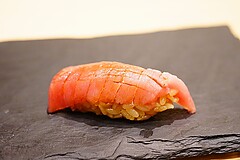 鮨 浜はち 中トロ握り