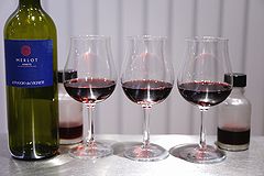 薄いメルローと濃いカベルネと混ぜたもの