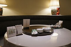 菜香新館 テーブル