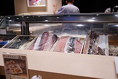 たつみ寿司 冷蔵ケース