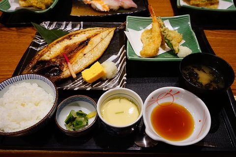 藍屋 横浜戸部店 大判さばの塩焼きと天ぷら御膳