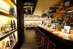 魚炉魚炉寿し 店内