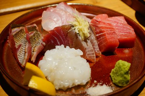 魚炉魚炉寿し 刺盛り