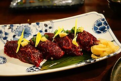 鯨の胃袋 西新橋本店 赤身握り寿司