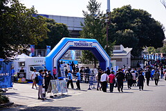 ニッパツ三ツ沢競技場 入口