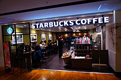 スターバックス 横浜モアーズ店 外観