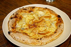 W Yokohama -The Wine Hall- ピッツァ